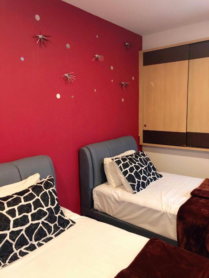 Twin Redux Room