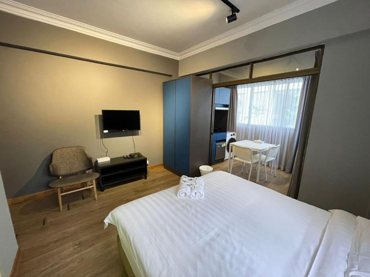 Deluxe Studio