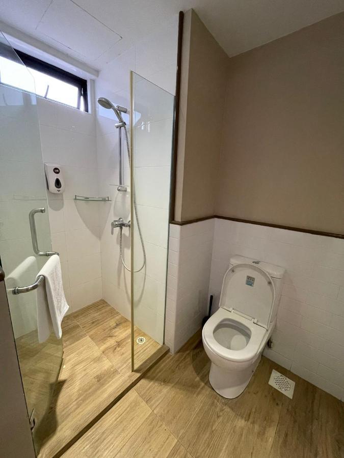 Deluxe Studio