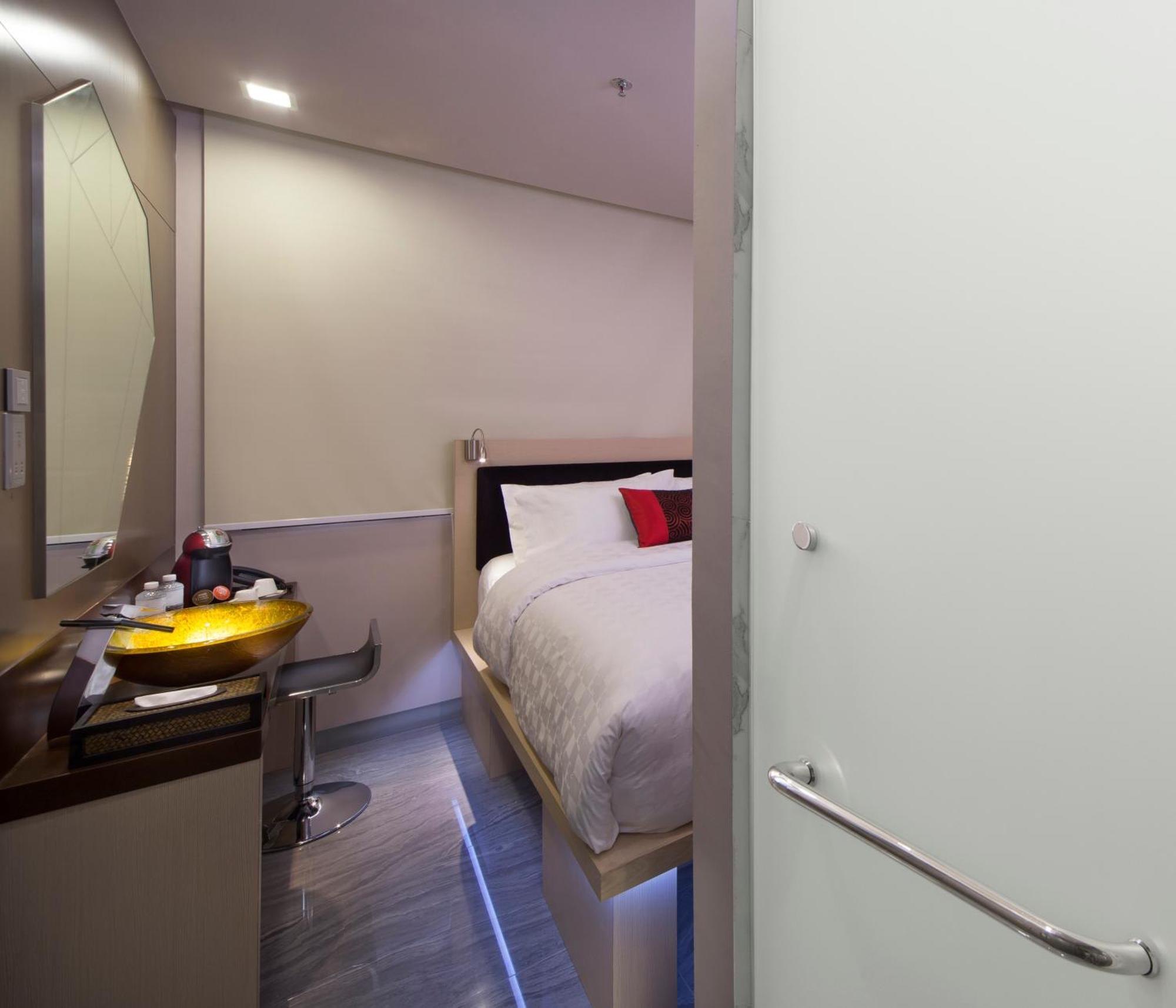 Deluxe Queen Room