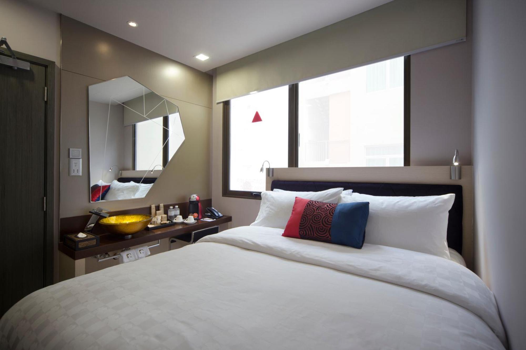 Deluxe Queen Room