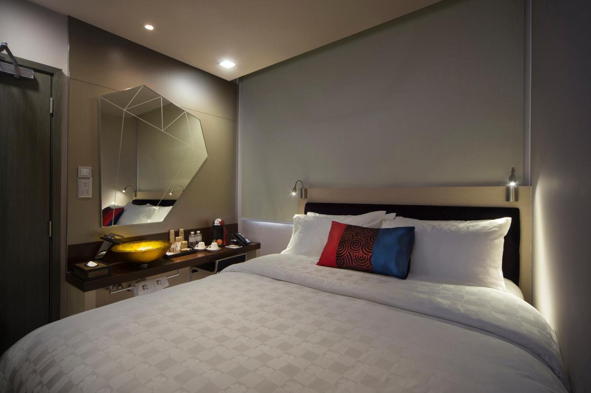 Deluxe Queen Room