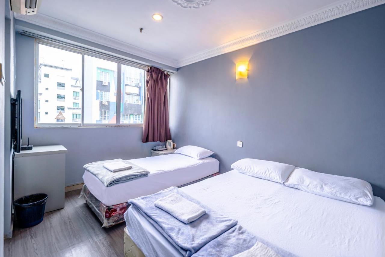 Grand Triple Room