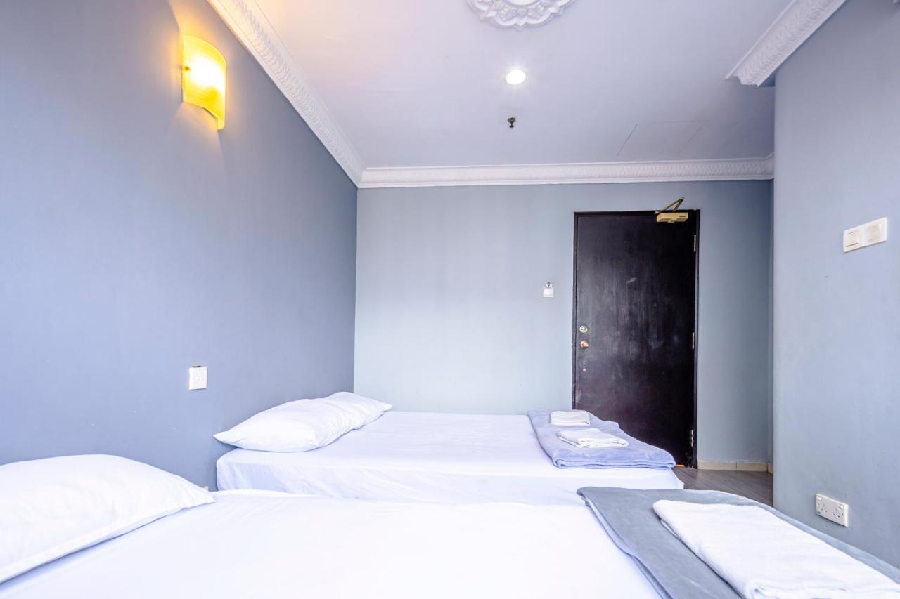 Grand Triple Room