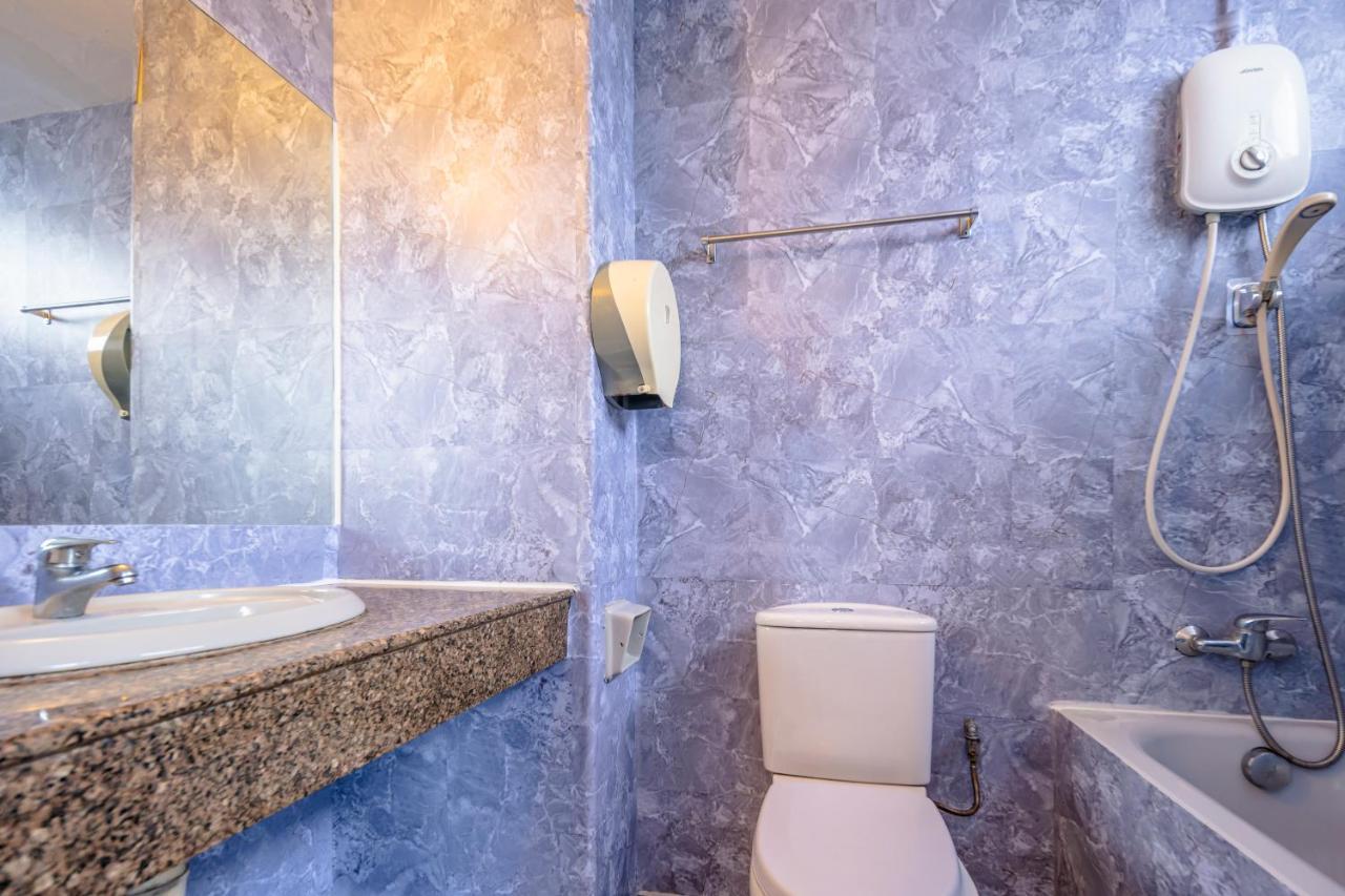 Grand Triple Room