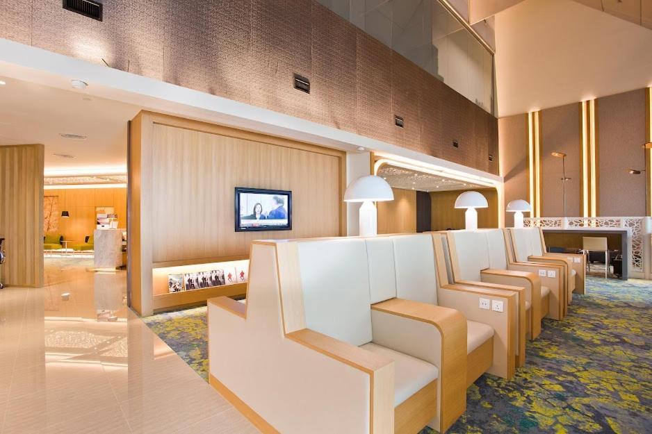 3 Hours Lounge Seated Sofa Chairs NO BED Check between 7AM to 7PM