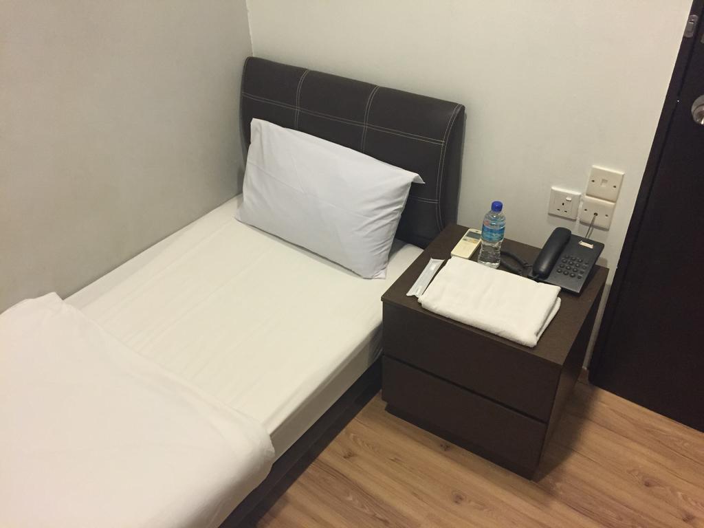 Single Room with Shared Bathroom