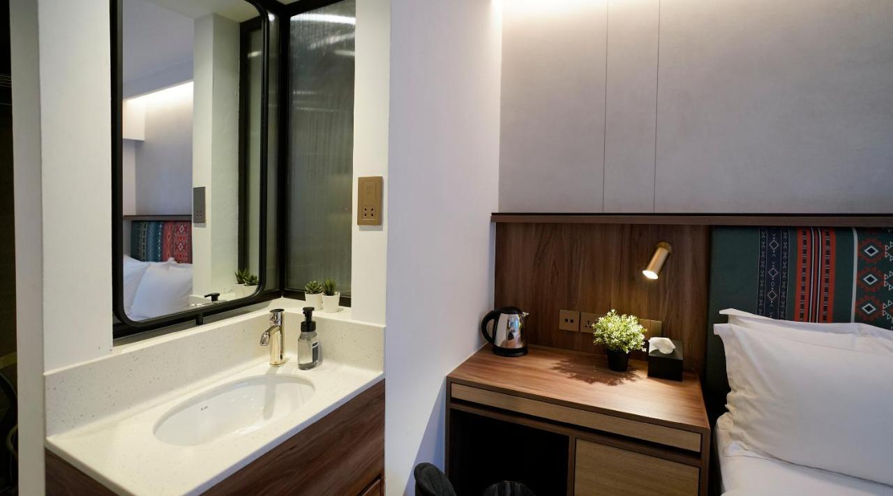 Double Room,Window, DAYUSE, 9hrs: 9AM-6PM