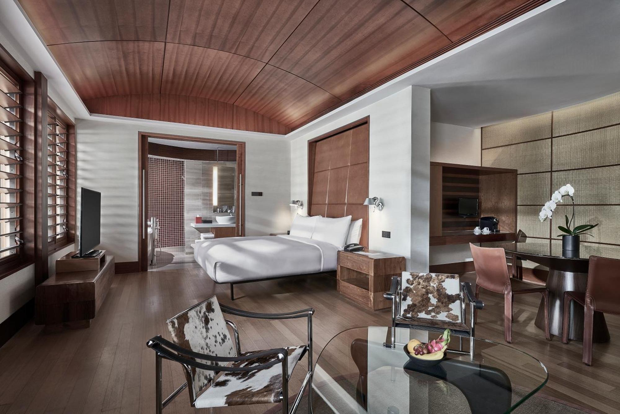 Pool Terrace Premier Suite with Pool Access/Club Lounge Access