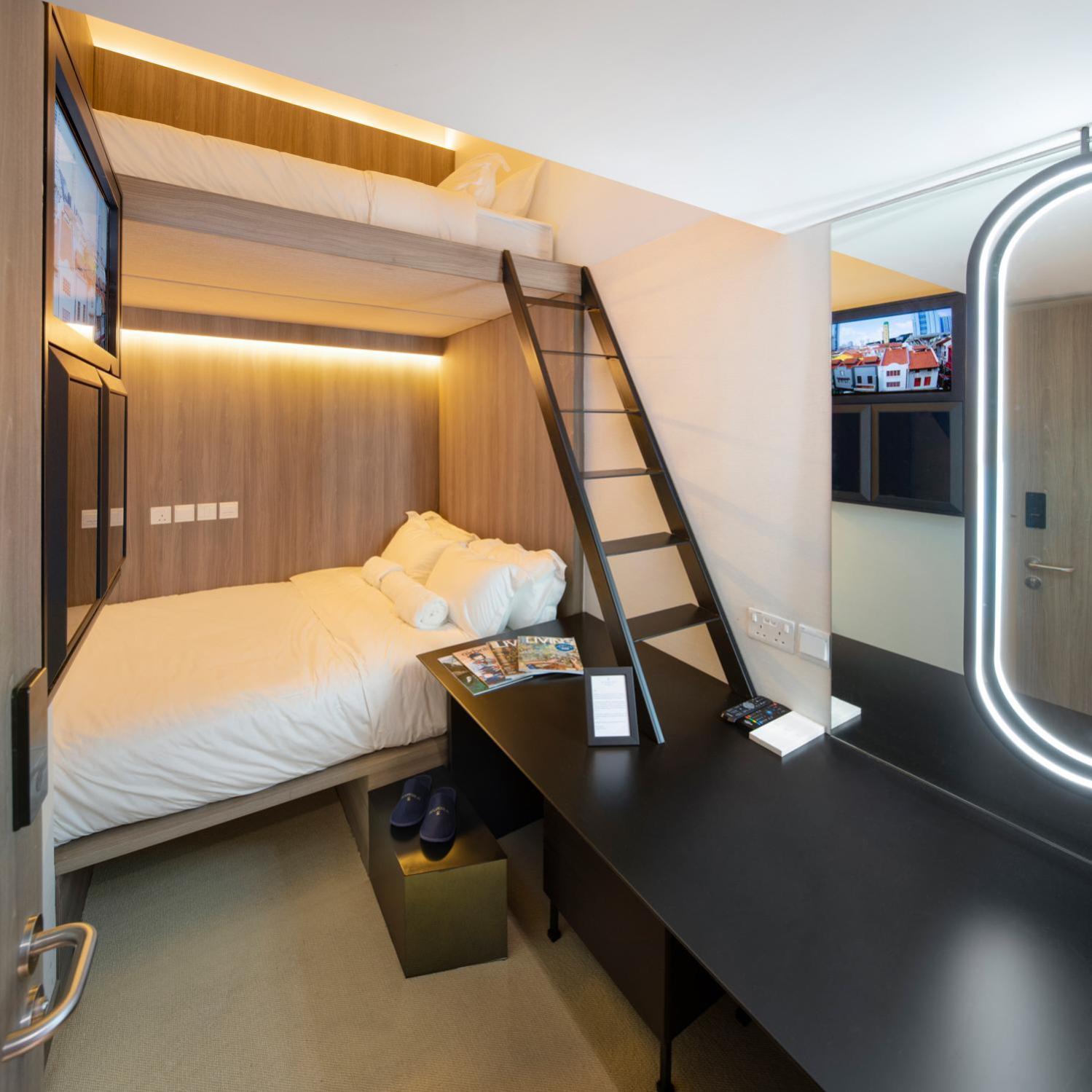 Cabin L, Shared Bathroom