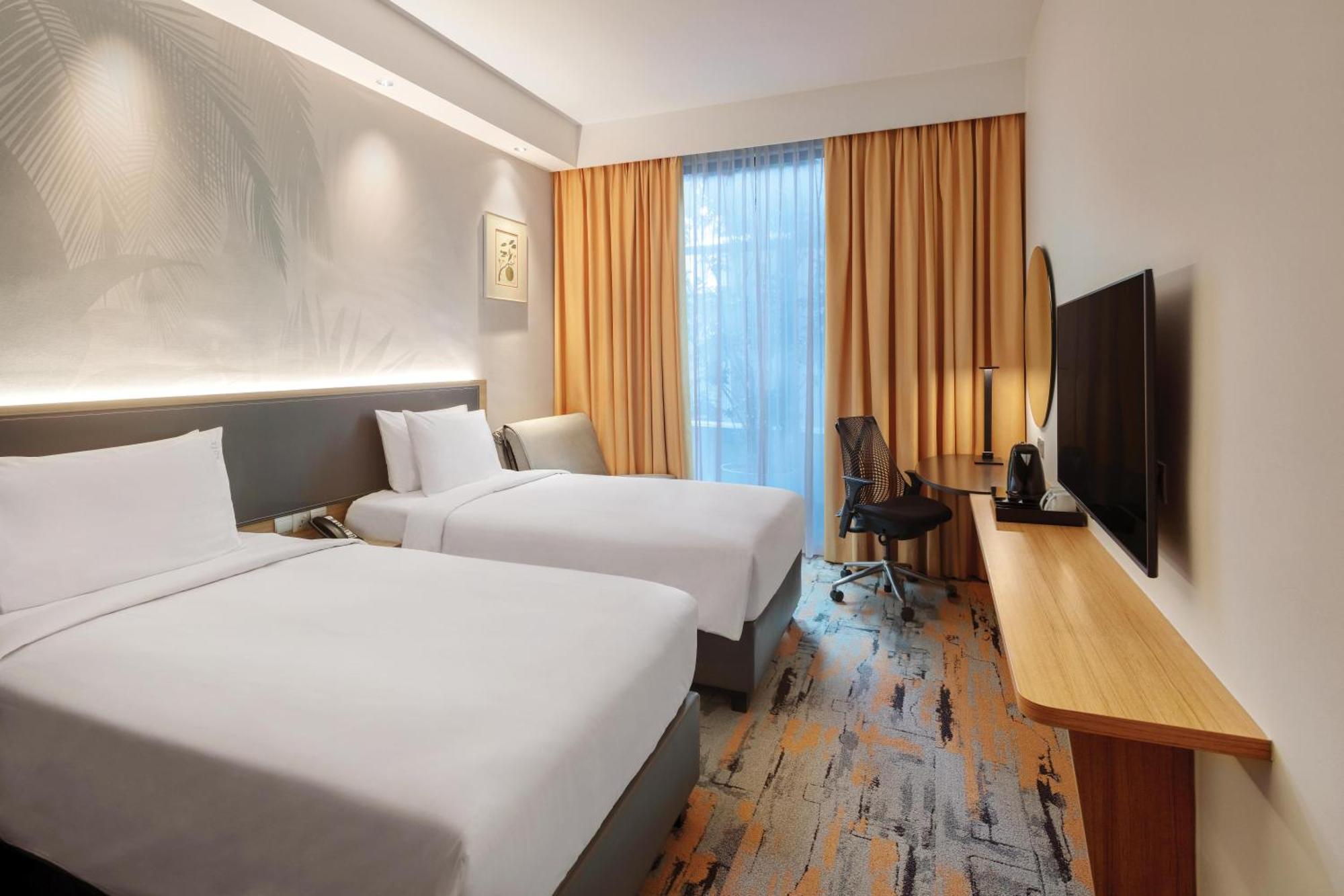 Standard Twin Room with Single Sofa Bed - Free Breakfast