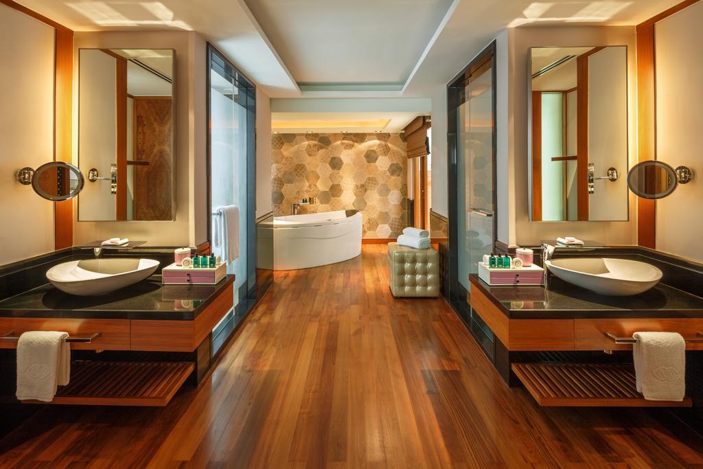 Villa du Jardin, 1 King Size Bed & 2 Single Beds, Private Pool