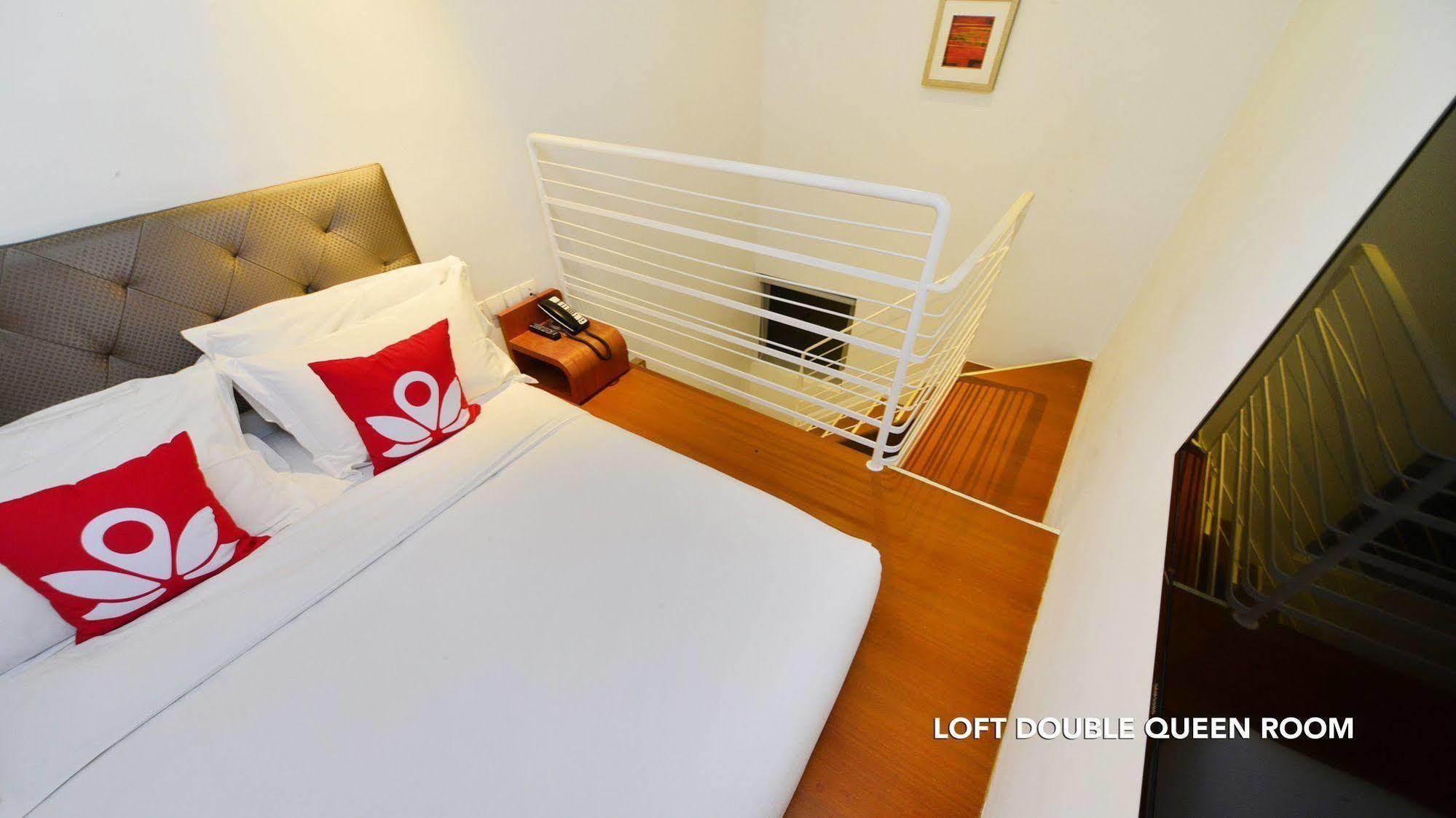 Loft met Queensize Bed