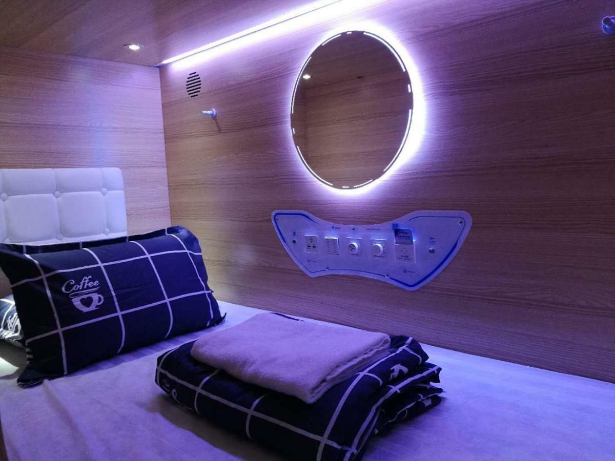 Capsule Simple dans Dortoir Mixte