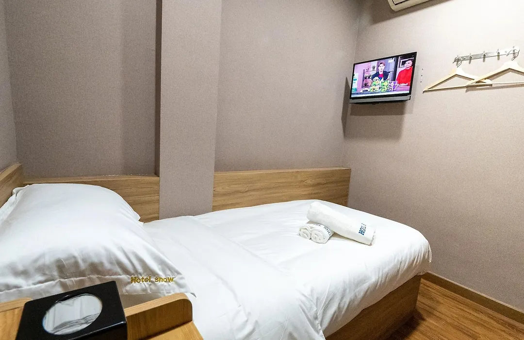 Tresor Tavern Hotel-1