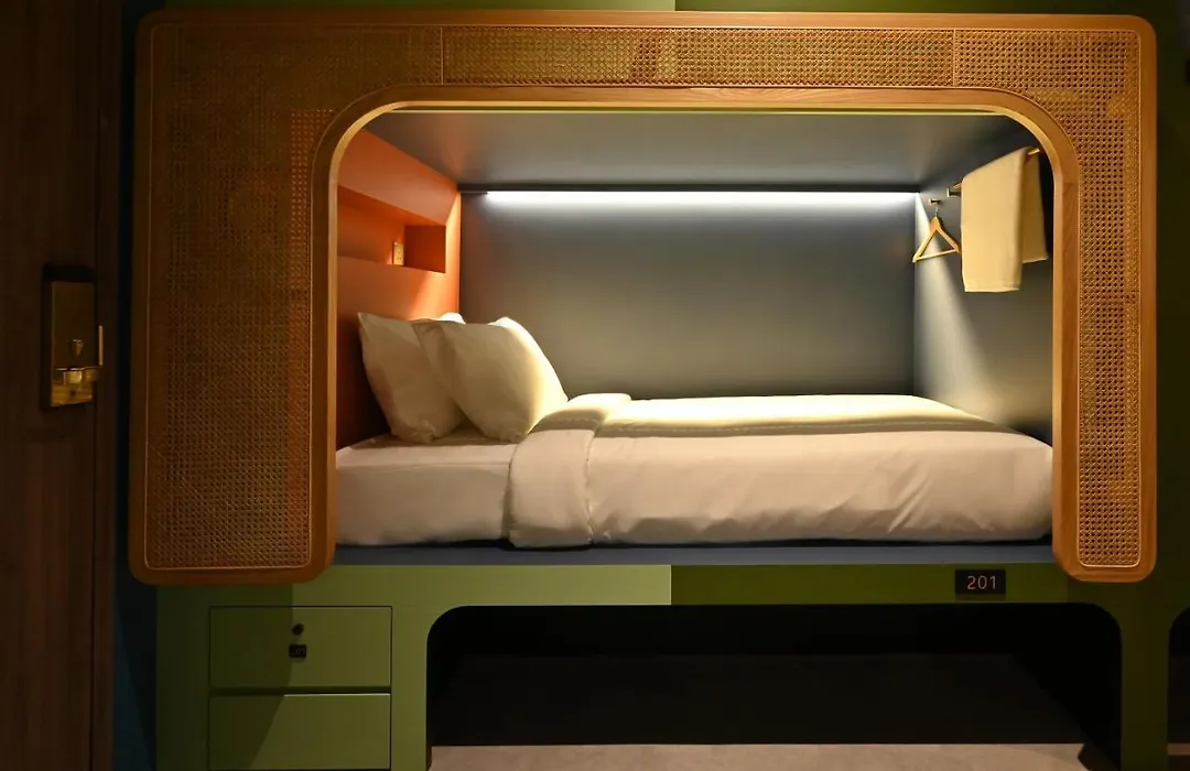 Dream Chaser Boutique Capsule Hotel-1