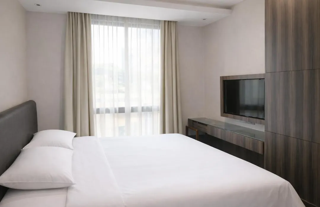 Amrise Hotel Kitchener, Check In 9Pm, Check Out 8Am-1