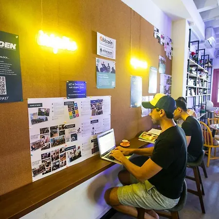 Draper Startup House For Entrepreneurs-2