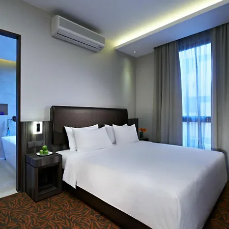 Aqueen Hotel Kitchener-2