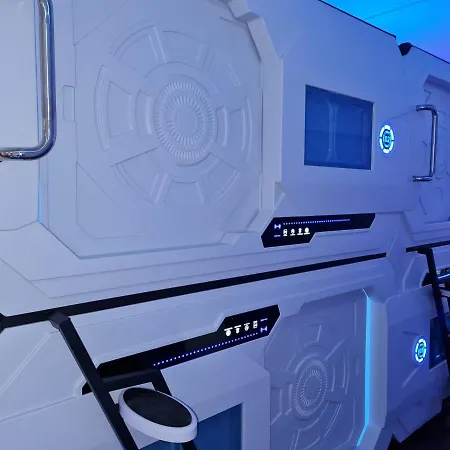 Galaxy Pods Capsule Hotel Boat Quay-2