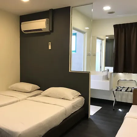 L Hotel At 51 Desker-3