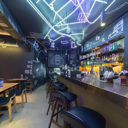 Thad'S Boutique Hostel-3