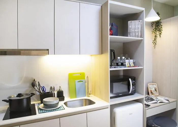 Coliwoo Hotel Gayworld - Coliving Singapore