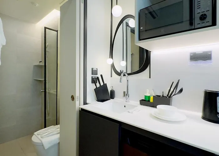 Coliwoo 288 River Valley - Coliving Singapore