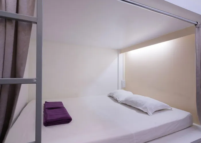 Pillow Talk Hostel Singapore