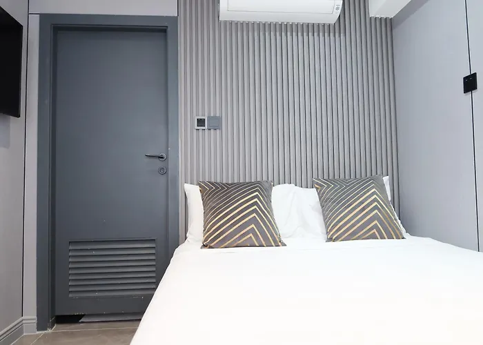 Deluxe Studio & Suite By Rr Singapore