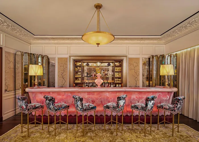 Maxwell Reserve Singapore, Autograph Collection